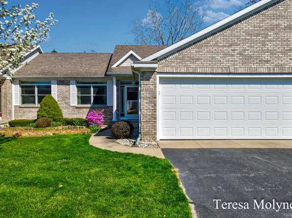 6652 Cedar Grove Ct #149, Jenison, MI 49428