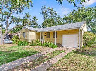 2113 Cottonwood St, Grand Prairie, TX 75050