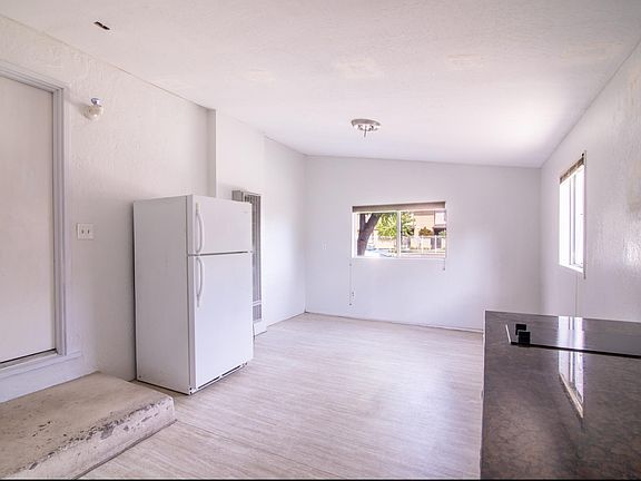 3rd image of 1185 McGinness Ave