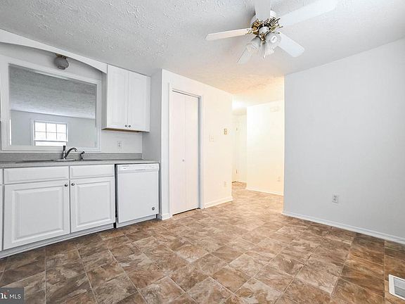 3rd image of 20805 Harlequin Ln