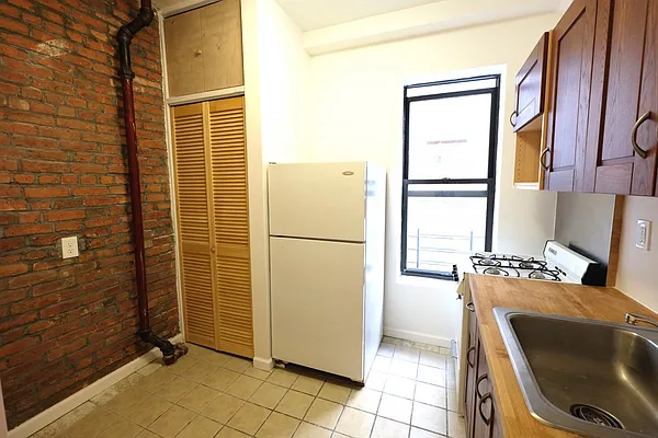 Rented by Citi Habitats | media 34