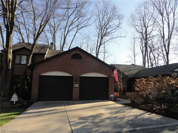 242 Brookview Dr SW, North Canton, OH 44709