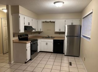 973 County Road D E APT 1, Saint Paul, MN 55109