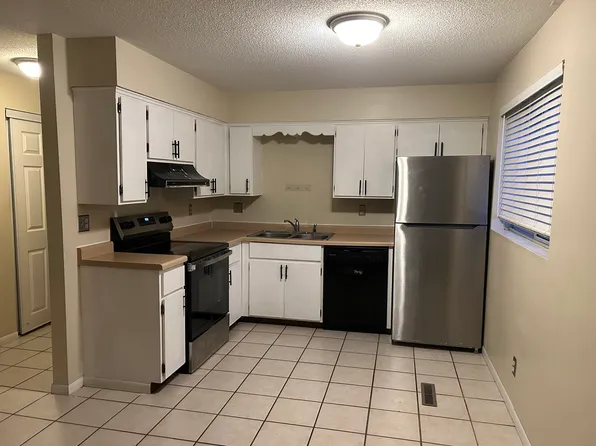 973 County Road D E, Saint Paul, MN