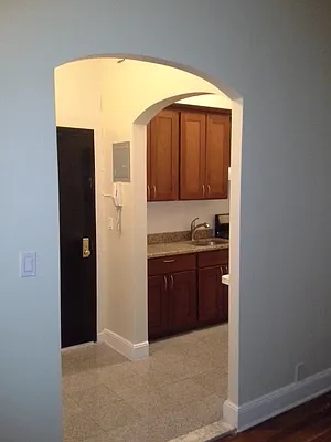 Rented by Aysaac Allen LLC | media 32