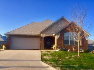 205 Kingsley Dr, Monett, MO 65708