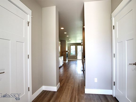 2nd image of 3065 Lori Ln