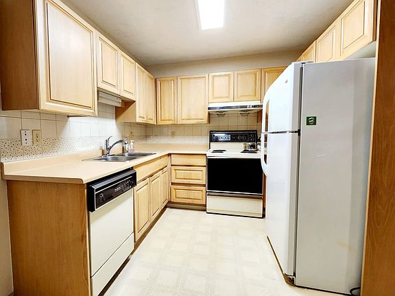 5th image of 8691 Cook Rd #5