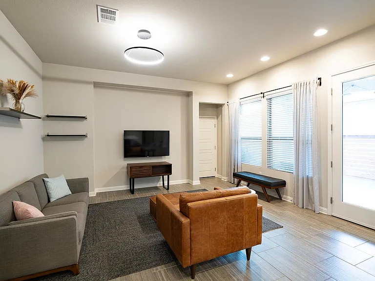 1711 Arcilla St — Photo 10