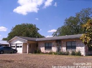 202 N Plant Ave, Boerne, TX 78006