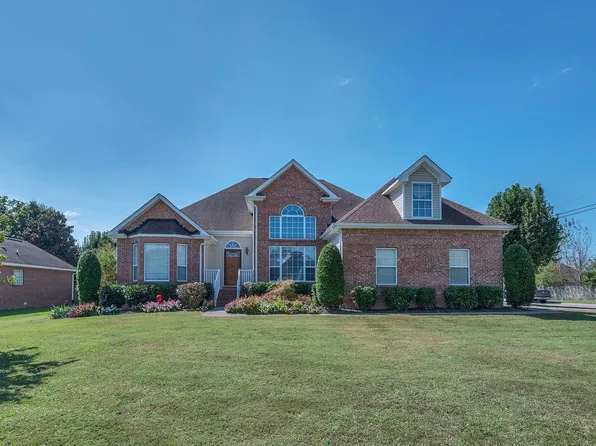 1239 Wentworth Dr, Gallatin, TN 37066