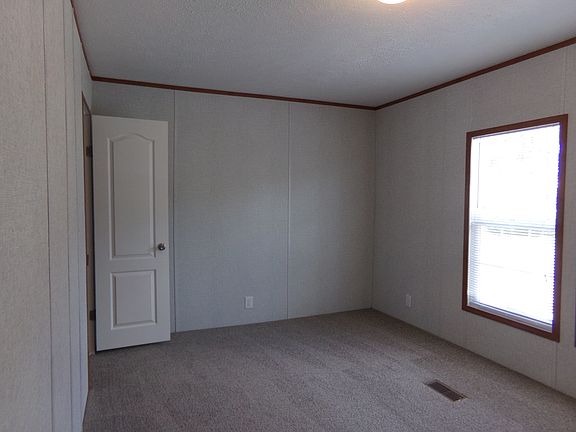 5th image of 5 Badger Ct