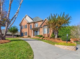 4701 Pebble Lake Dr, Pfafftown, NC 27040