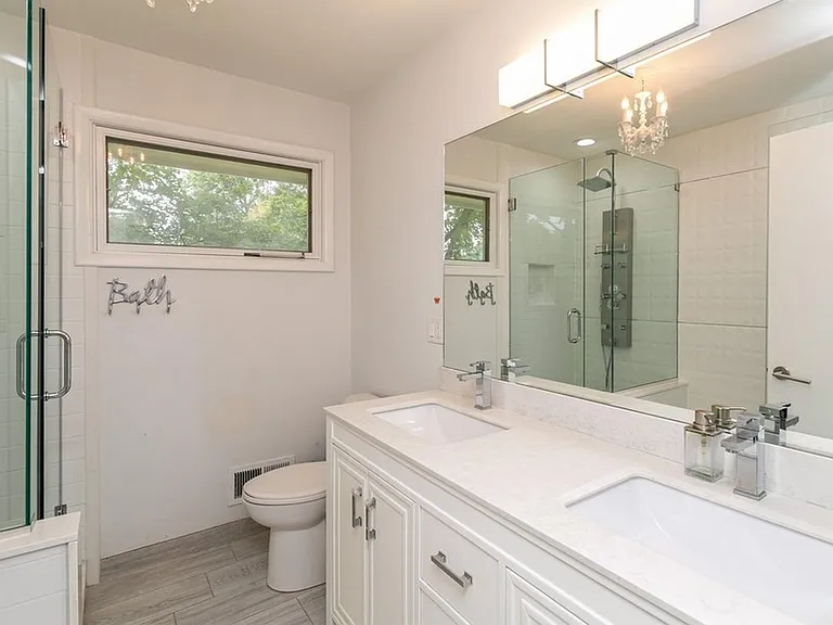2 Monument Pl — Photo 12