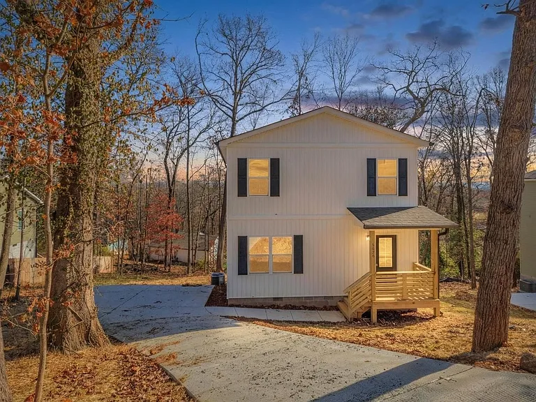 3624 Mountain View Dr — Photo 1