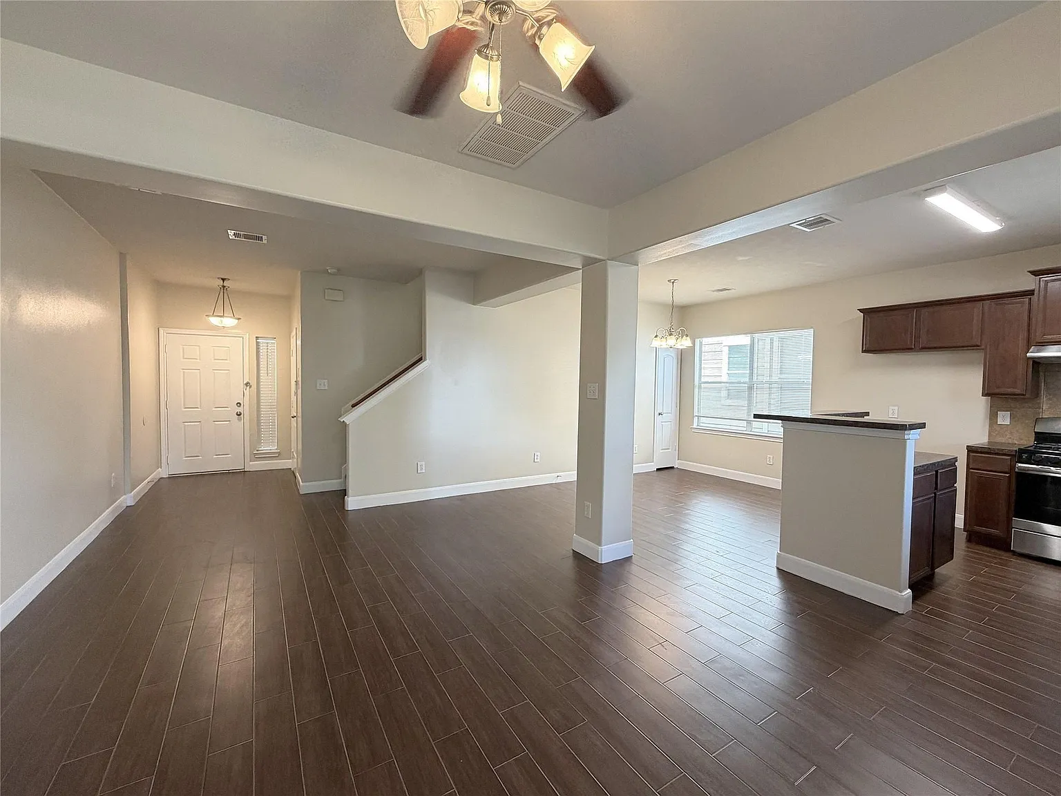 4 bed, 2.5 bath, 1624 sqft, $1,795 — Photo 4