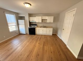 693 Rodman St #1R, Fall River, MA 02721