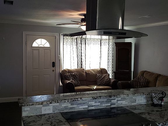 2nd image of 1507 E Corpus Christi St