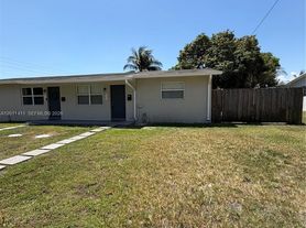 9250 SW 168th St, Miami, FL