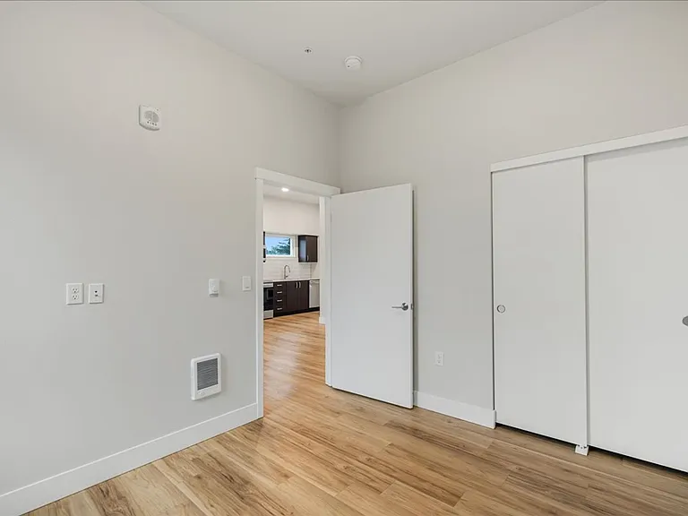 Brookside Apartments — Photo 82
