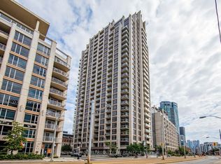 West Harbour City, Toronto, ON M5V 1B5