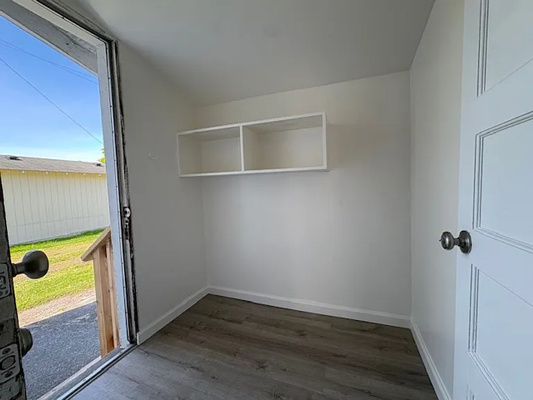 301 S G St — Photo 16