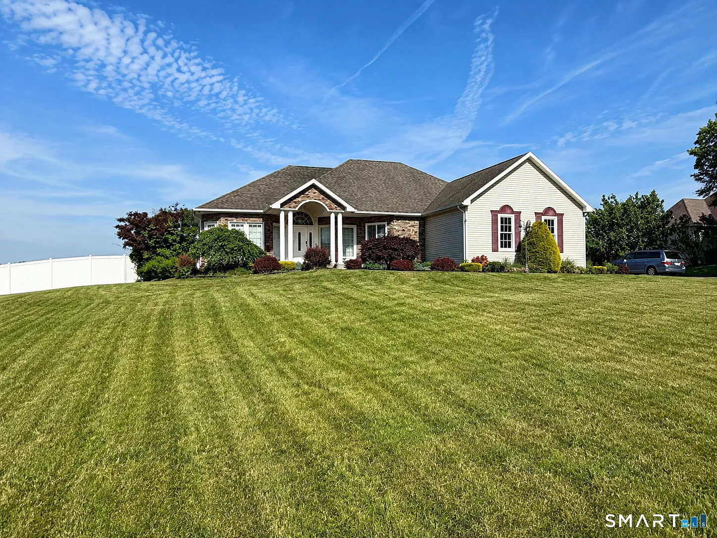 3 bed, 2263 sqft, $4,000 — Photo 2