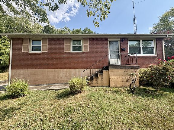 3rd image of 302 Crossland Ave