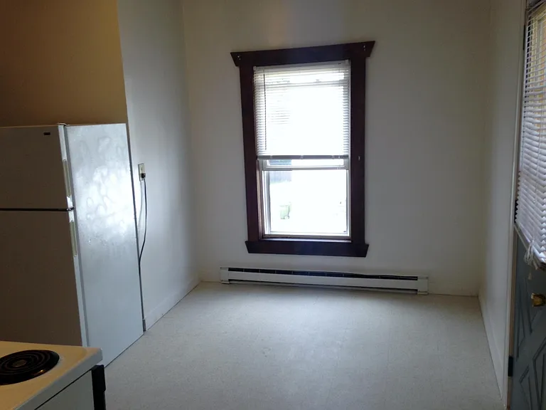 430 School St — Photo 3
