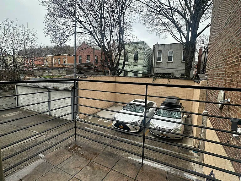 32-18 30th St #R — Photo 7