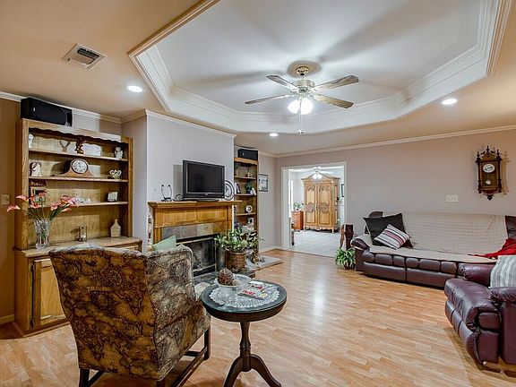 5th image of 9746 Westerly Ave