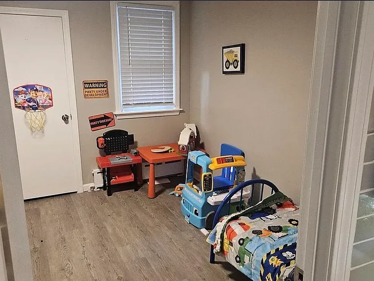 520 Beech St #1L — Photo 8