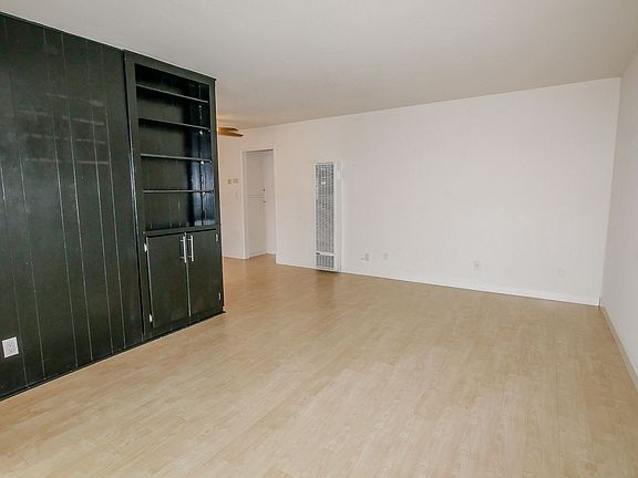 4th image of 4640 Bancroft St APT 2