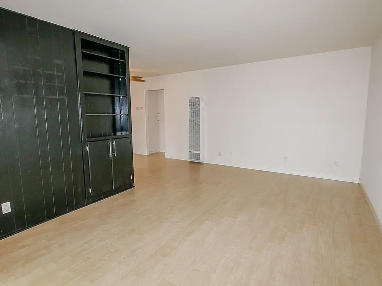 4640 Bancroft St — Photo 4