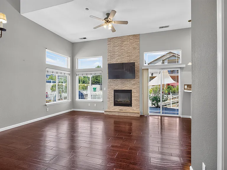 Living Room. Wall mounted
TV. Gas Fireplace.