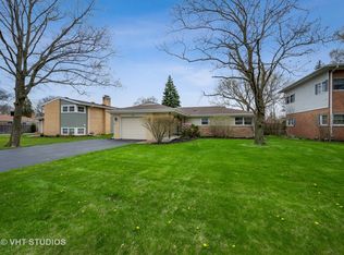 1341 London Ln, Glenview, IL 60025
