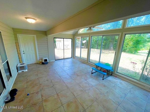 89 Robins Lake Rd, Natchez, MS 39120