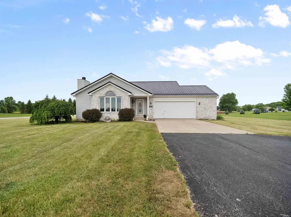 5620 N 300 W, Huntington, IN 46750