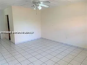 Royal Palm Gardens Condo — Photo 2