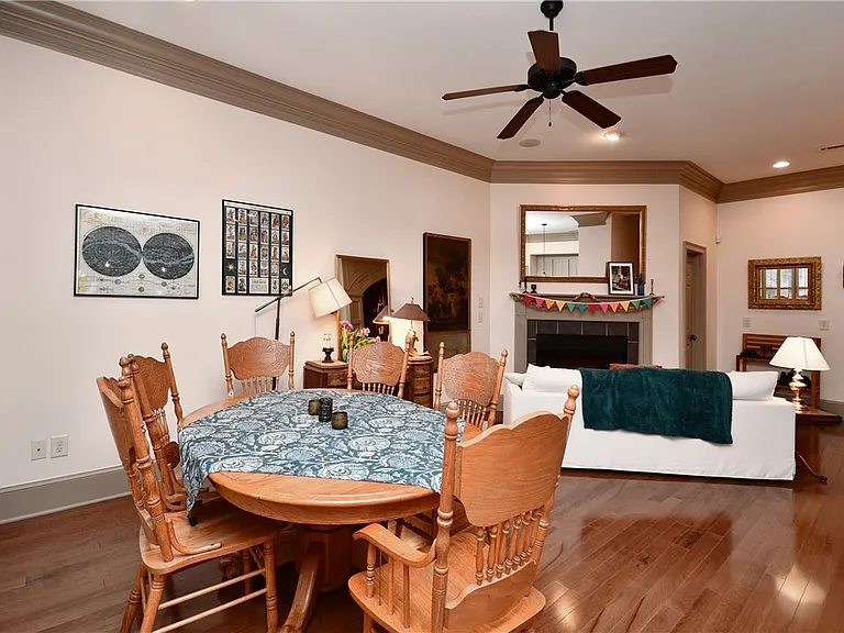 324 Village Walk Ln — Photo 7