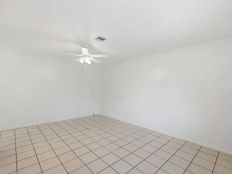 7211 Venetian St #3 — Photo 5