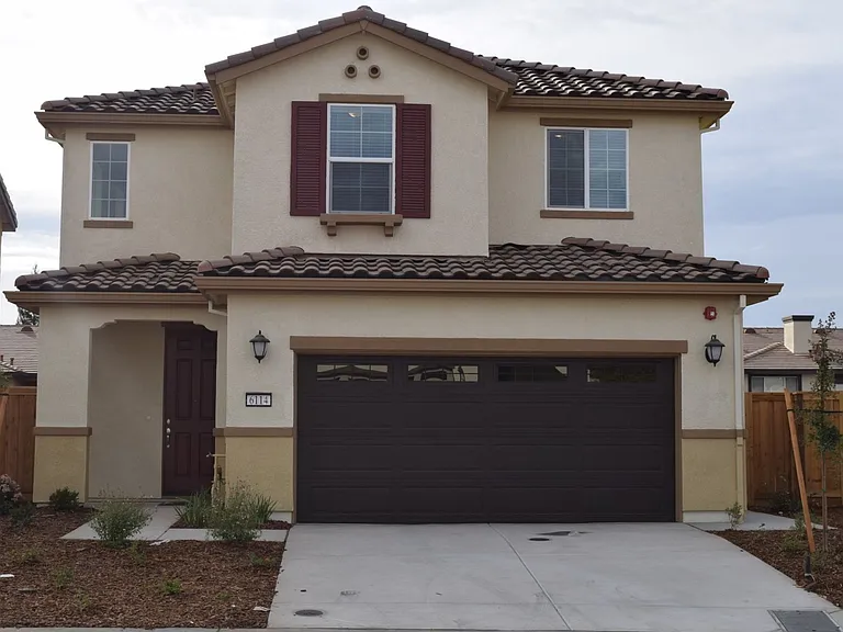 6114 Mehrten Cir — Photo 8
