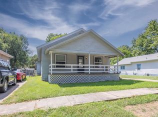 1217 Hackney St, Winfield, KS 67156