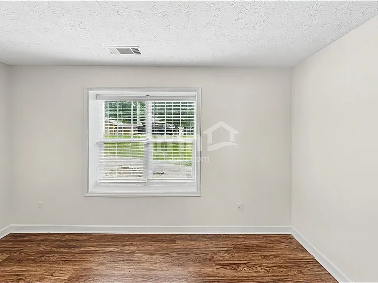 1772 N Oak Dr — Photo 18