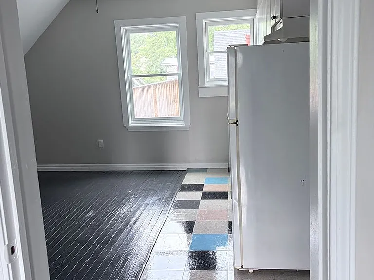 1702 S 2nd Street — Photo 9