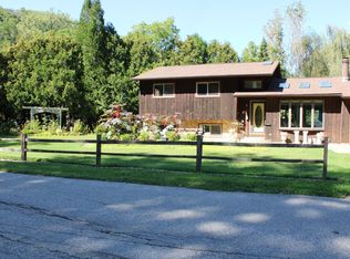 S3561 Chicken Valley Rd, Fountain City, WI 54629