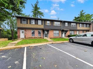 8820 Santa Bella Dr, Hazelwood, MO 63042