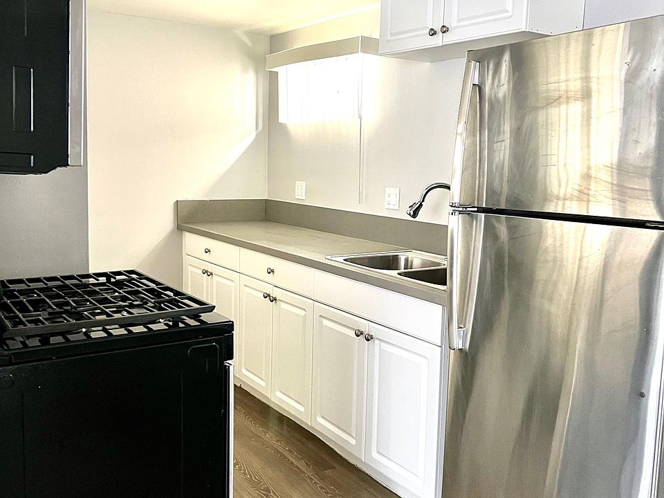 1st image of 635 Linden Ave #1/2