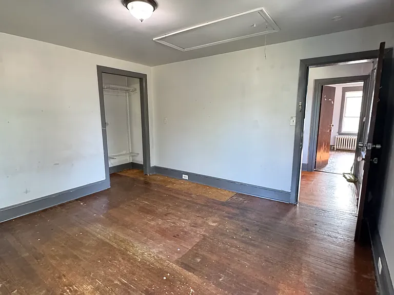 215 E High St — Photo 28