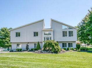9 Florus Crom Ct, Stony Pt, NY 10980